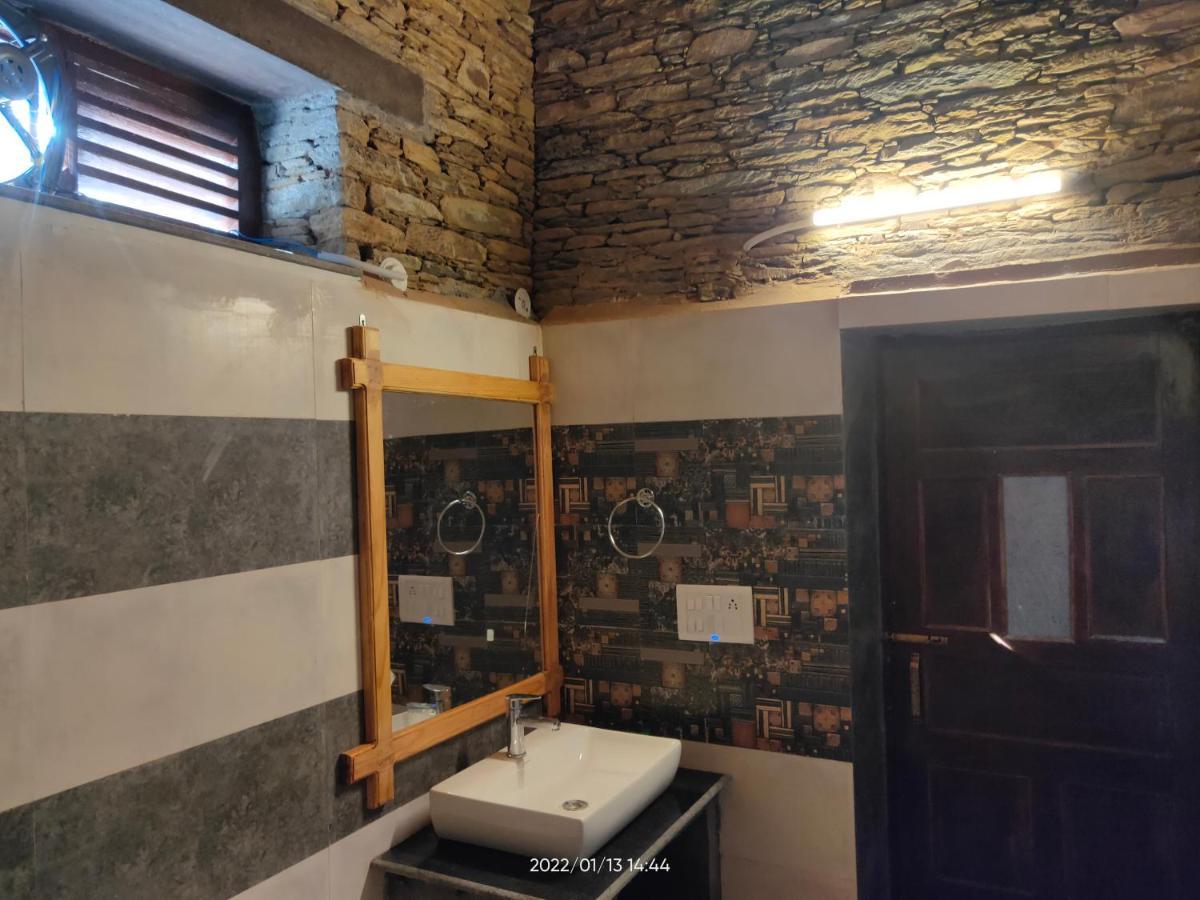Meraki Huts Pauri Kültér fotó